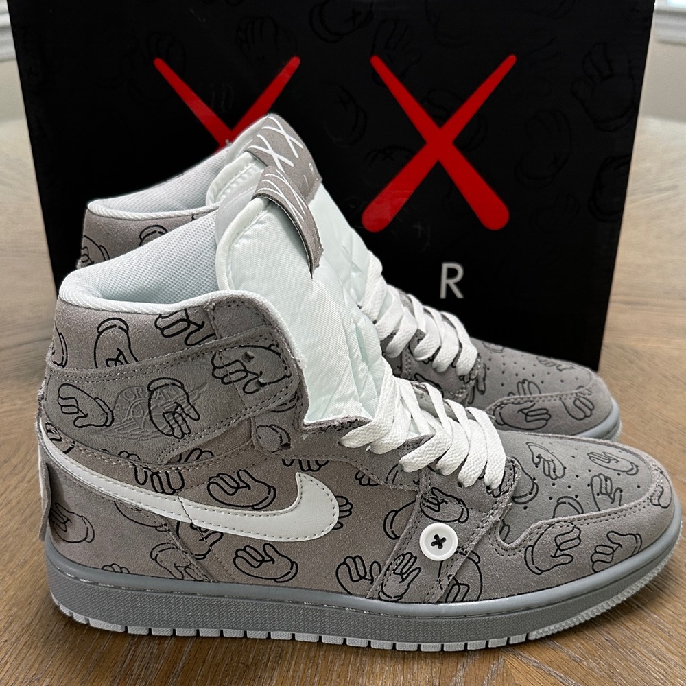 Jordan retro 1 high x KAWS Grey white mens sz 8.5 Shoes